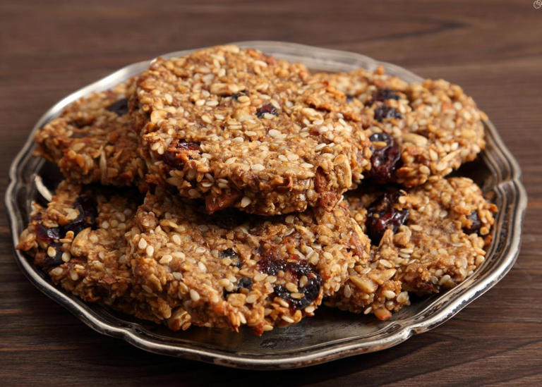 Biscoitos de Aveia e Banana: Um Lanche Equilibrado e Delicioso