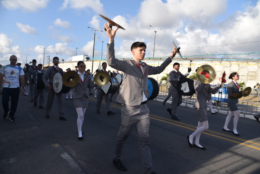 Desfile Cívico em Parnamirim Celebra o 7 de Setembro com Grande Participação