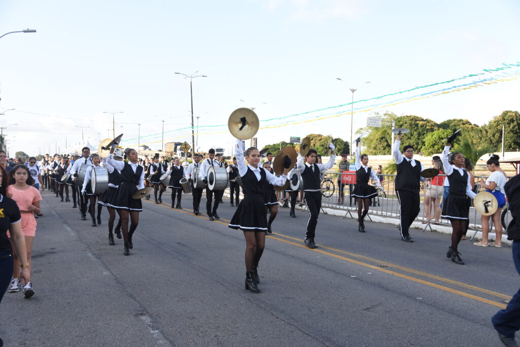 Desfile Cívico em Parnamirim Celebra o 7 de Setembro com Grande Participação