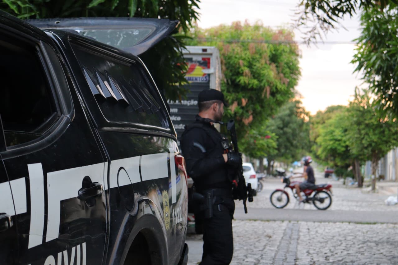 Homem é preso em flagrante por agredir e tentar asfixiar companheira no RN