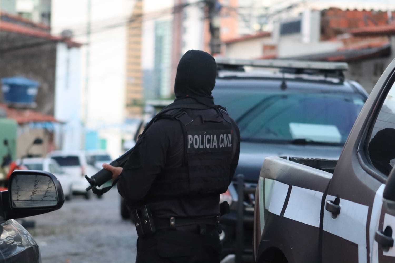 Polícia Civil cumpre mandados contra suspeito por estupro de vulnerável em Porto do Mangue